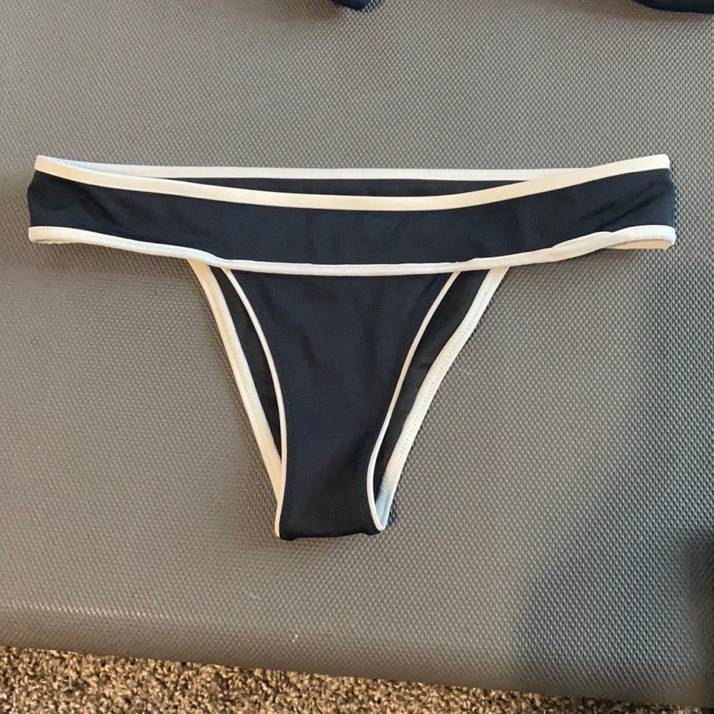 VS bikini bottoms